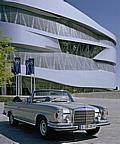 Das Mercedes-Benz Museum läutet den Sommer ein und schnürt zwischen 25. Juni und 05. September 2010 ein umfangreiches Programm an Aktivitäten.